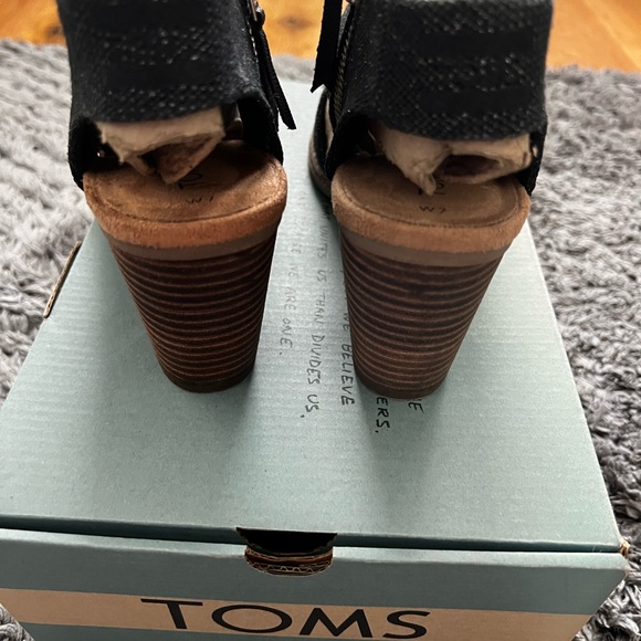 Toms Black Foil Woven Majorca Cutout Sandals - Picture 3 of 5